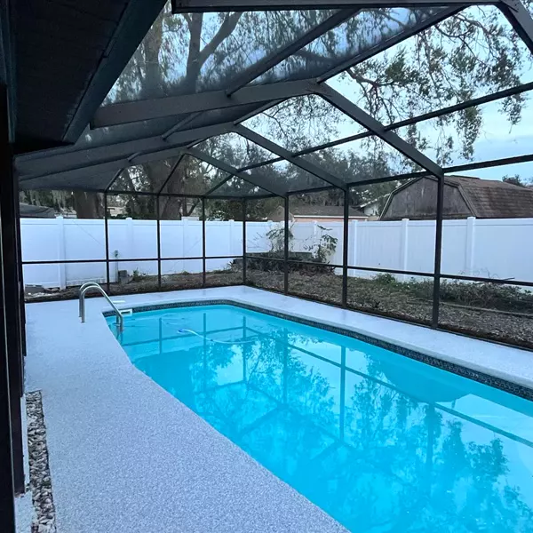Swipe to see different applications of our flake floor system😍