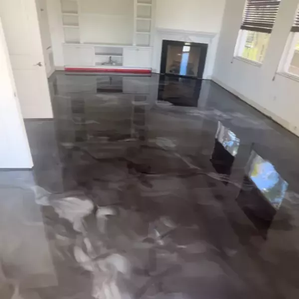 💎Epoxy metallic floors, where beauty meets functionality. These captivating surfaces transform any space into
