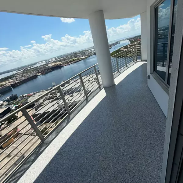 ✨ Transform your balcony with a flake floor epoxy! Perfect blend of style + durability: