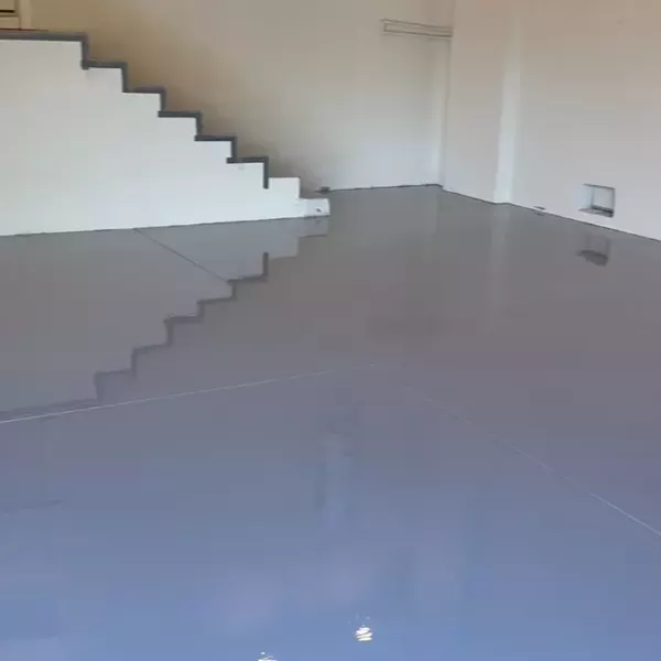 It was our pleasure to work with @crescenthomesinc and install our solid color floor system for them