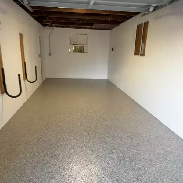 Our flake flooring system application process start to finish ✅