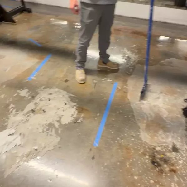 When Gold’s Gym￼ in Tampa started dealing with major delamination issues from a previously installed epoxy flo