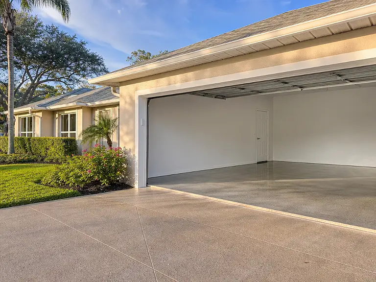 Polished concrete floors in Palmetto, FL