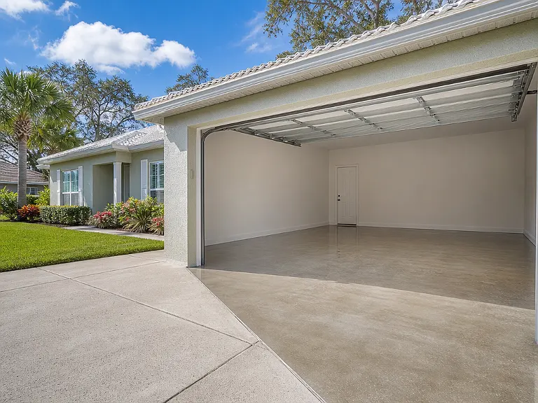 Polished concrete floors in Ridgecrest, FL